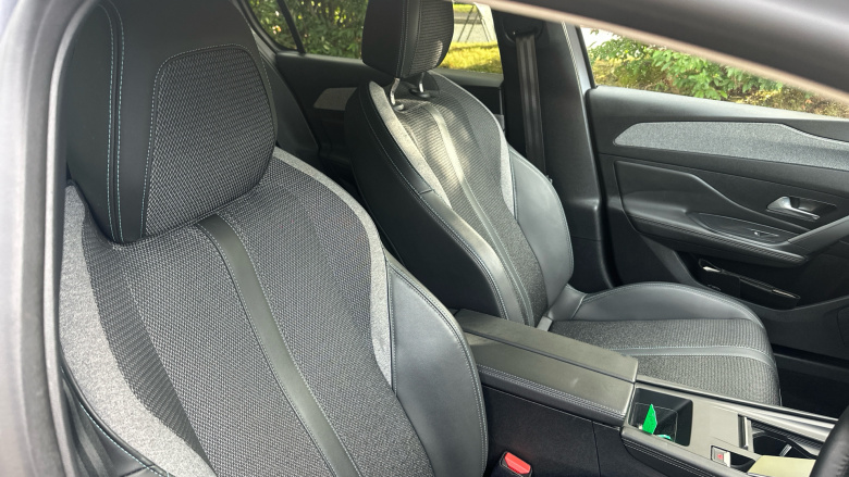 Peugeot 308 1.2 PureTech Allure Premium 5dr EAT8 Petrol Hatchback